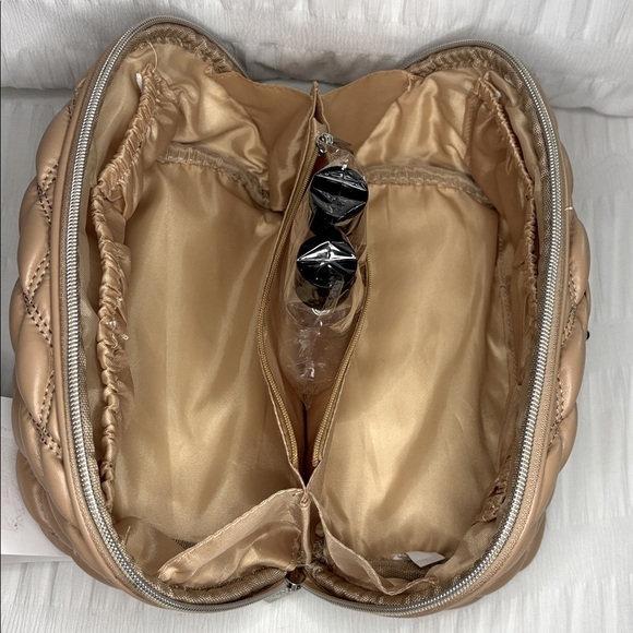 NWT Joan & David Bubble Diamond Quilted Dopp Kit Toiletry Organizer - Picture 8 of 15